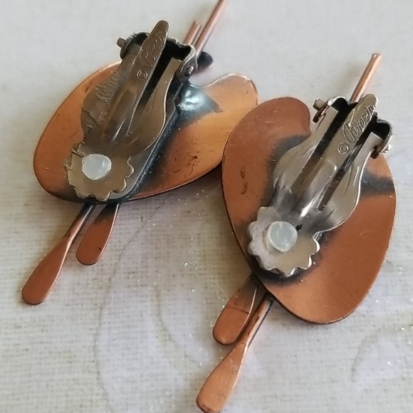 Vintage Renoir Copper Artist Pallet Clip Earrings - Picture 4 of 12